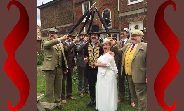 On Saturday 9th April Handlebar Club member James Dyer married Gina Webb at Ruskin House in Croydon.